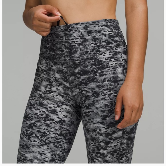 Lululemon Base Pace High-Rise Tight 25" (Estuary Grey Multi pattern) - Picture 3 of 8
